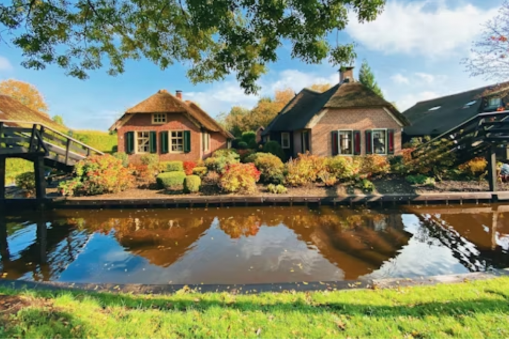 Giethoorn Village 1