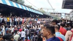 Maharashtra: Local train stopped at Badlapur railway station.