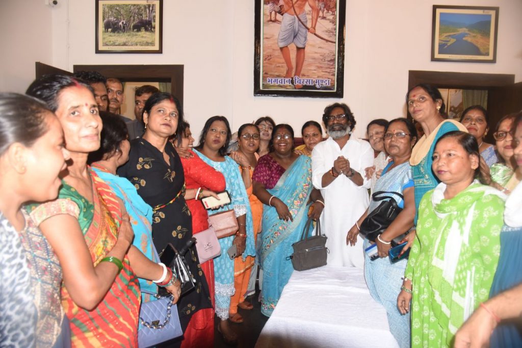 Hemant Soren With Women Jmm Workers