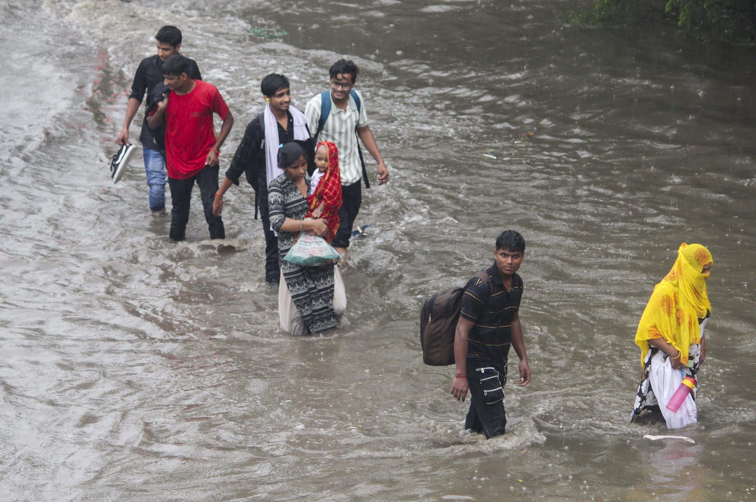 Weather Forecast: गर्मी के कारण इस जिले में 4 दिन स्कूल बंद, जानिए बिहार-झारखंड समेत इन 5 राज्यों का मौसम