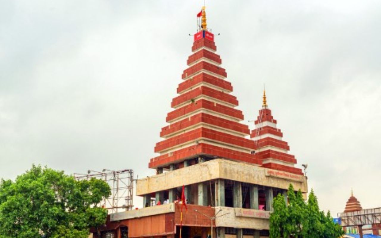 Tirupati Balaji के प्रसाद को लेकर मचे घमासान के बीच पटना के Mahavir मंदिर के लड्डूओं को लेकर आई बड़ी जानकारी 