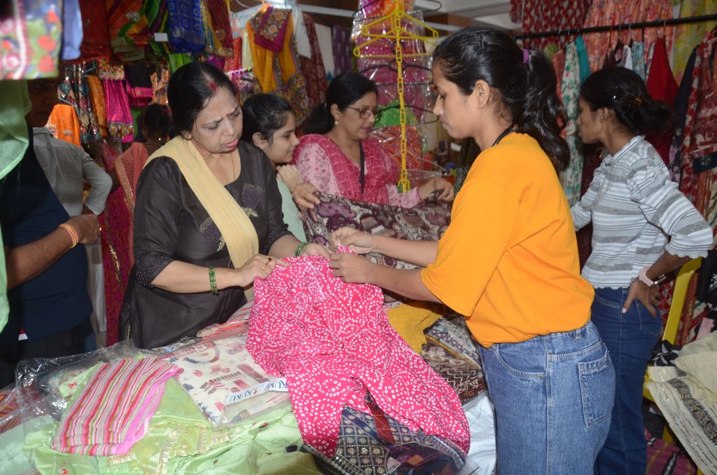 Gyan bhawan me Dashara mela 3