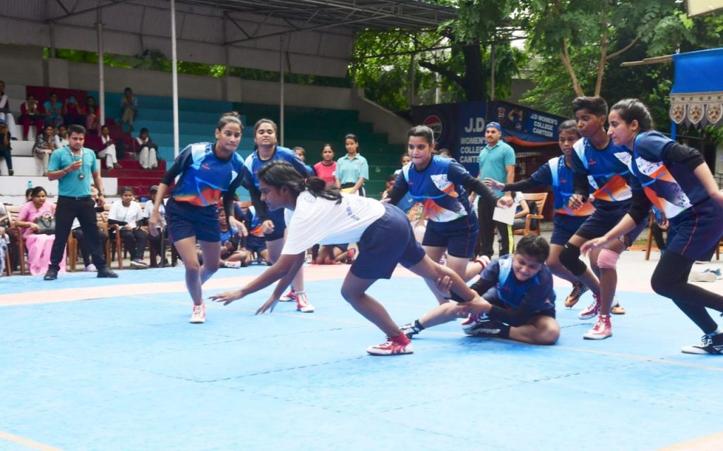 Two day 'Inter College Kabaddi Competition' started in JD Women's College, students showed their strength in Kabaddi competition.