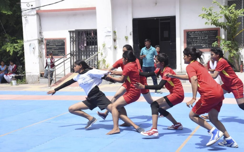 Two day 'Inter College Kabaddi Competition' started in JD Women's College, students showed their strength in Kabaddi competition.