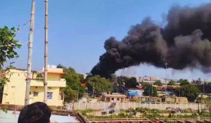 arrah fire news | Bihar Fire News: A massive fire broke out in a fruit warehouse in Arrah, created chaos.