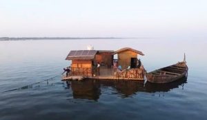 buxar floating house