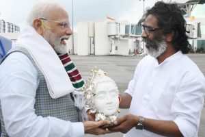 hemant soren meets pm narendra modi