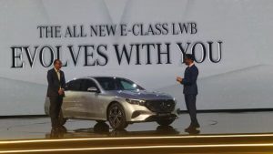 Newgen mercedes benz e class lwb 17 meter long car launched in India know price and other detials