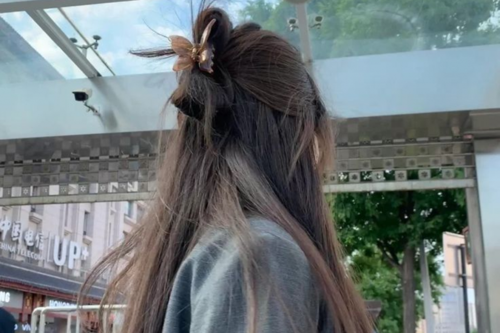 Korean Clutcher Hairstyle