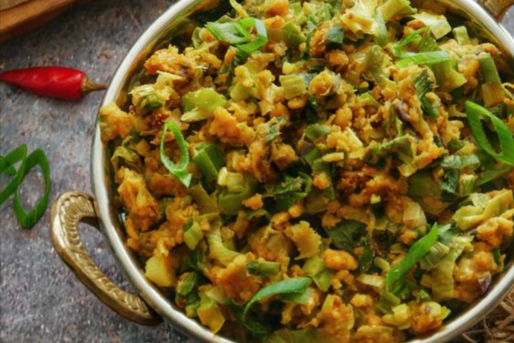 Maharashtrian Style Pyaaj Ki Bhaji Recipe