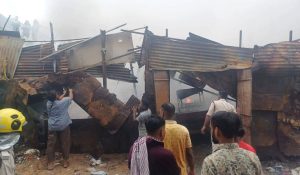 nawada fire news| Bihar News: Massive fire broke out in a junk shop in Nawada, property worth lakhs burnt to ashes.