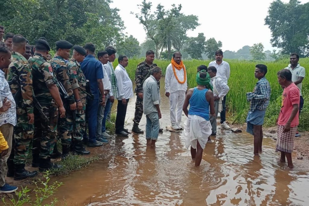 Ramdas Soren With Villagers