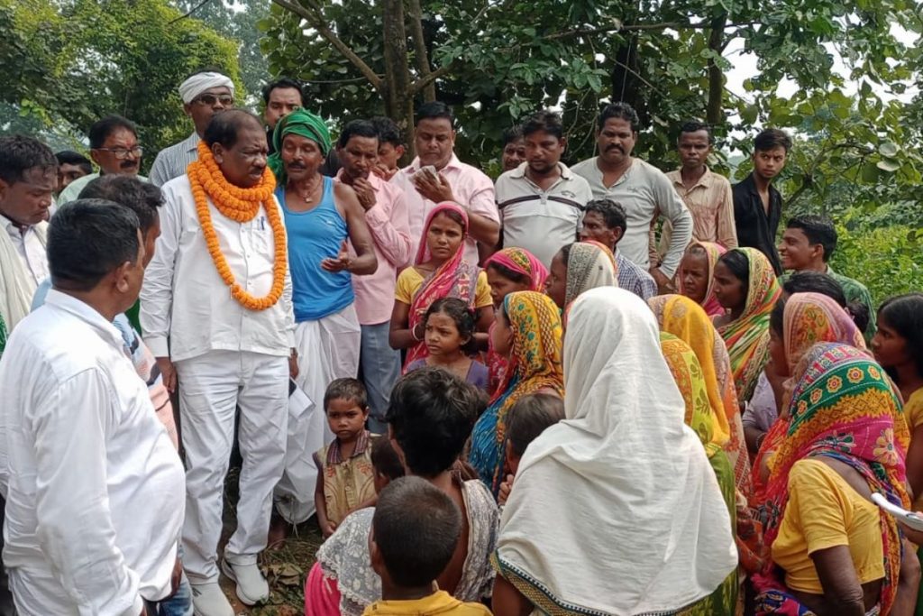 ramdas soren with women in east singhbhum