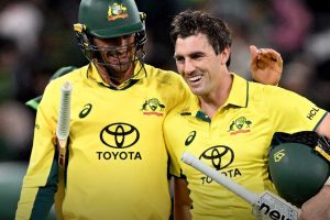 Pat Cummins and Mitchel Starc after winning the match against Pakistan. Image: cricketau