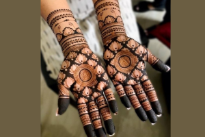 Mehndi Designs For Dark Colour: मेहंदी का कलर चाहिए डार्क? तो बनाए ये खूबसूरत डिजाइन