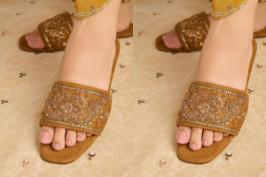 Style Slider Slippers With Ethnic Outfit: अगर हील सैंडल से होती है दिक्कत तो  Ethnic Outfit के साथ पहनें ये Slider Slippers