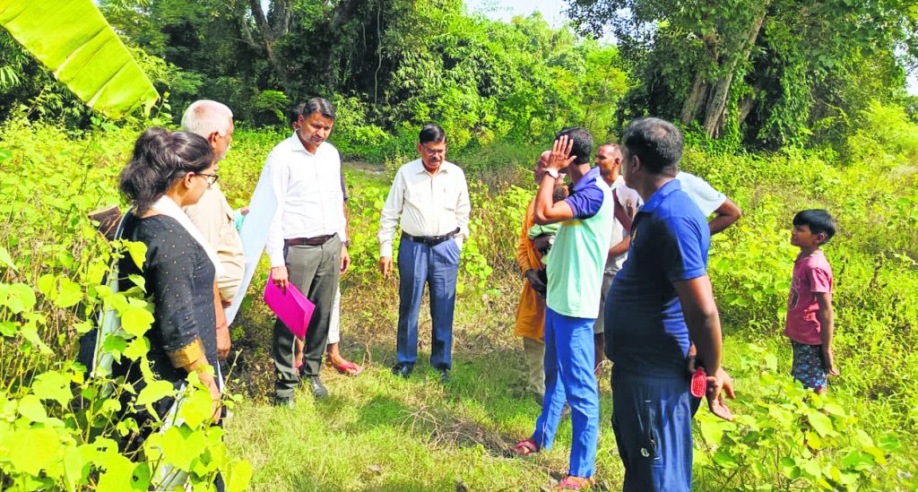 Gopalganj News  : इमिलिया श्मशान की जमीन का सौदा करने वालों पर बड़ी कार्रवाई की तैयारी में जुटा प्रशासन