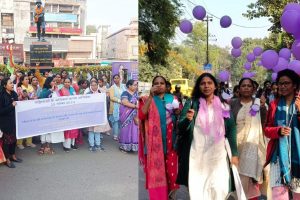 रांची के अल्बर्ट एक्का चौक पर शांति मार्च में शामिल संगठन की महिलाएं