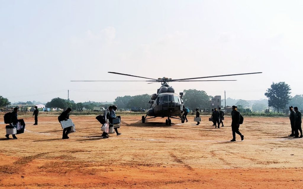 polling party departs for vote by helicopter jharkhand 2