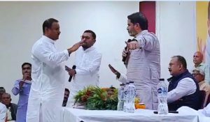 prashant kishor angry| Bihar Politics: Prashant Kishore lashed out at workers during the meeting in Muzaffarpur.