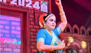 sonepur mela ias vijaylaxmi news| Sonepur Mela 2024: IAS Vijay Lakshmi mesmerized the audience with her dance