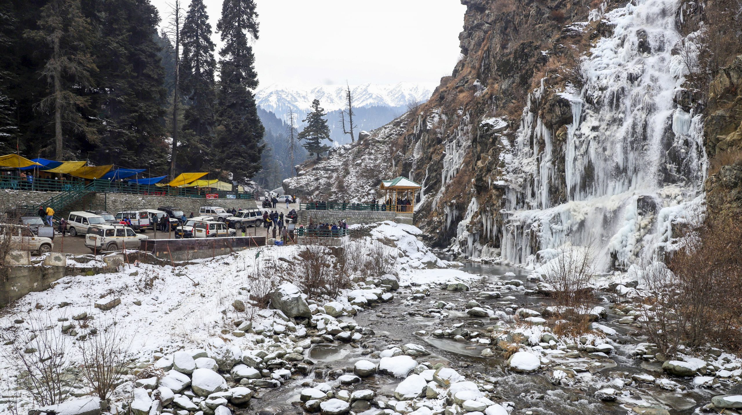 Weather Forecast: भीषण ठंड का अलर्ट, जम गया नलों और नदियों का पानी, दिल्ली समेत इन राज्यों में अब बारिश का दौर