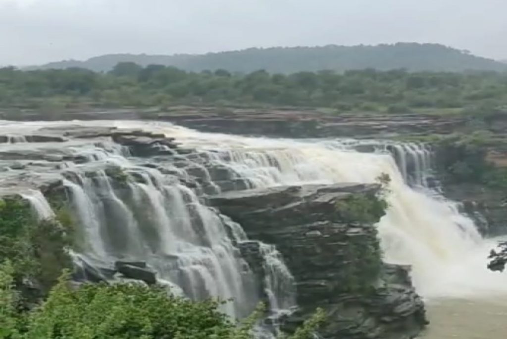 Kaimur Picnic Spot करकटगढ़ जलप्रपात