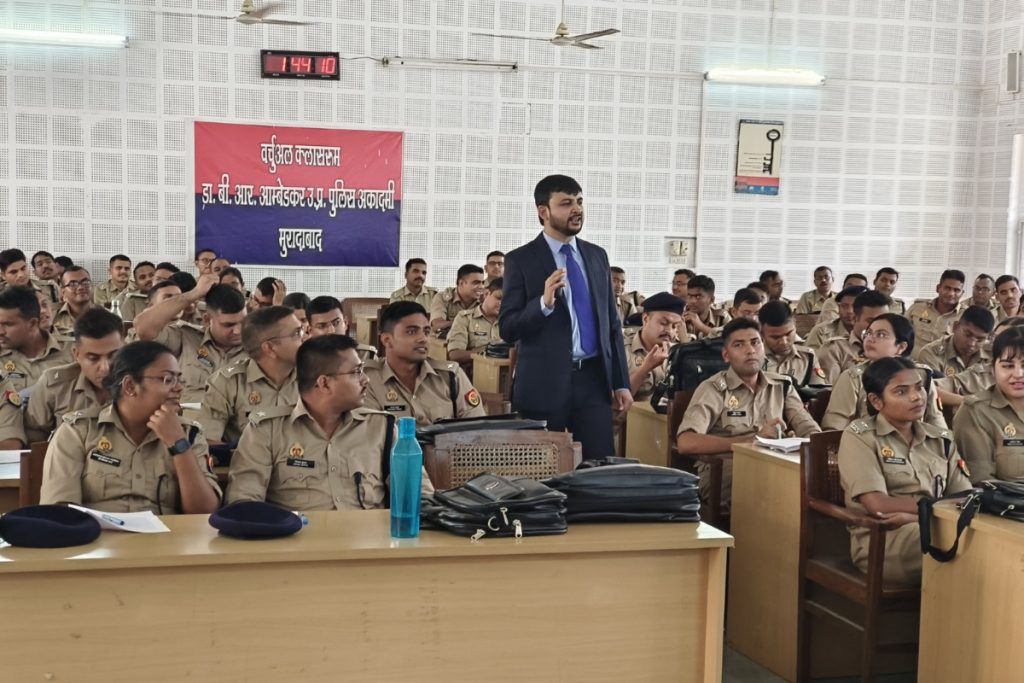 Naveen Krishna Rai Giving Management Tips To Officers