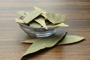 benefits of burning bay leaf at night