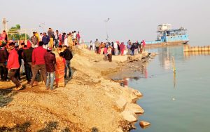 jharkhand news rajmahal fire brigade vehicle drowns in ganga