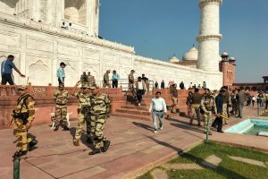 taj mahal bomb threat