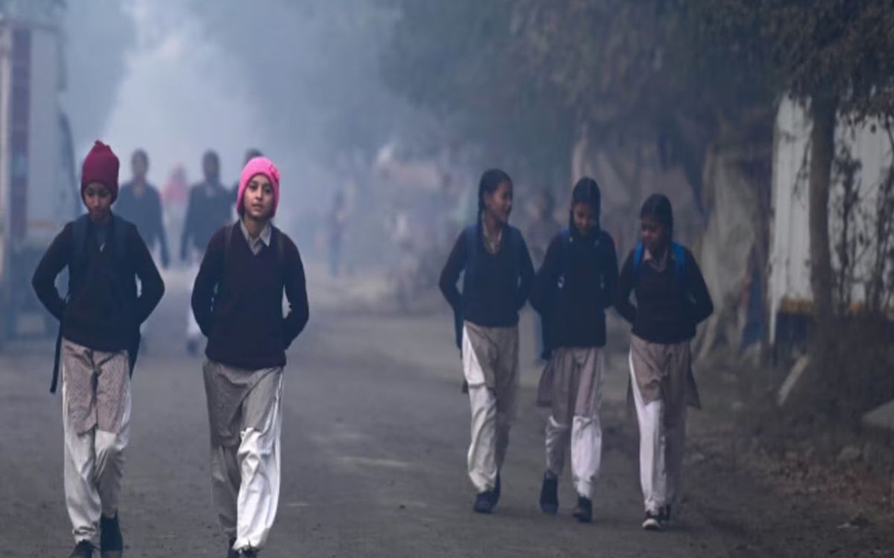 School Closed: पटना में 11 जनवरी तक सभी स्कूल रहेंगे बंद, डीएम ने जारी किया आदेश