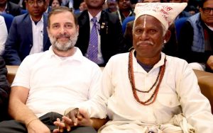 Rahul Gandhi With Bhagirath Manjhi