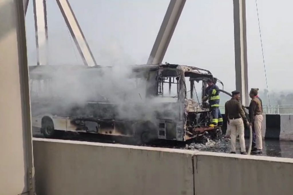 gandhi setu bus