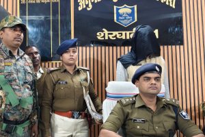 पुलिस की गिरफ्त में नक्सली