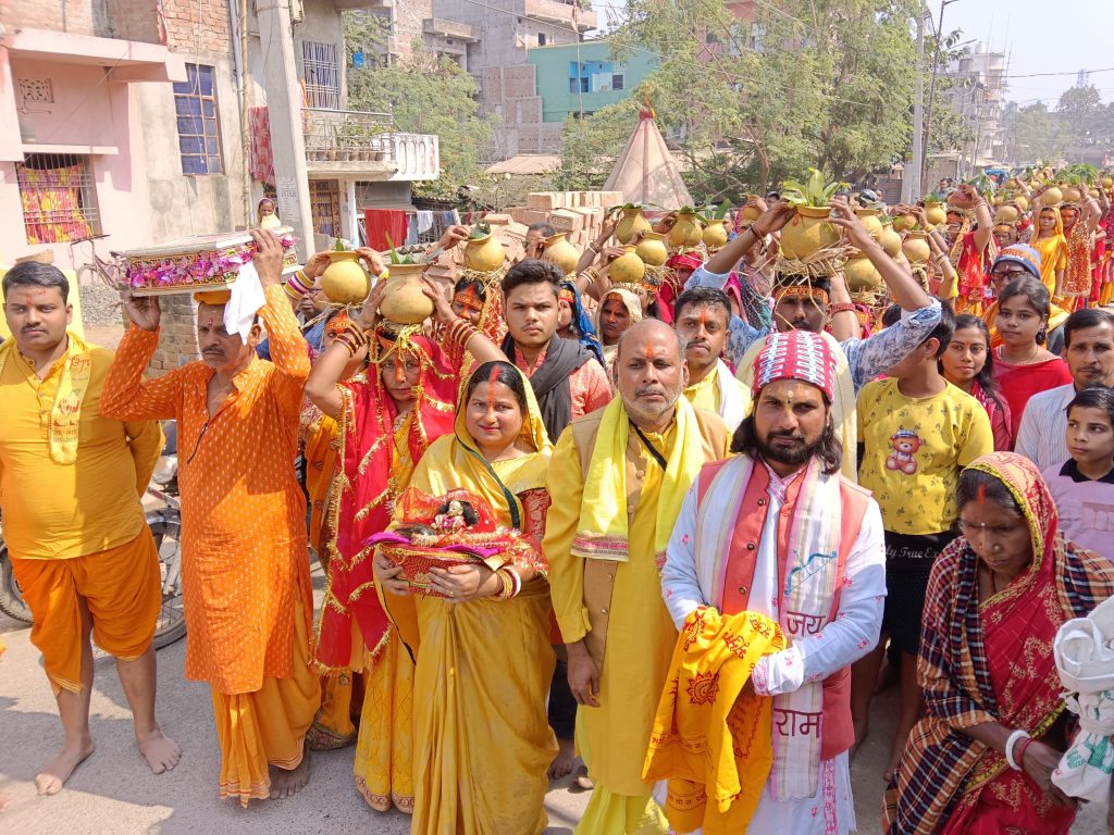 Sahibganj शिव महापुराण कथा को लेकर निकली भव्य कलश यात्रा