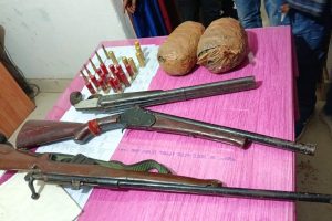 patna crime news| Patna News: A cache of weapons recovered from a poultry farm in Patna, 3 rifles and a hand grenade were also found.