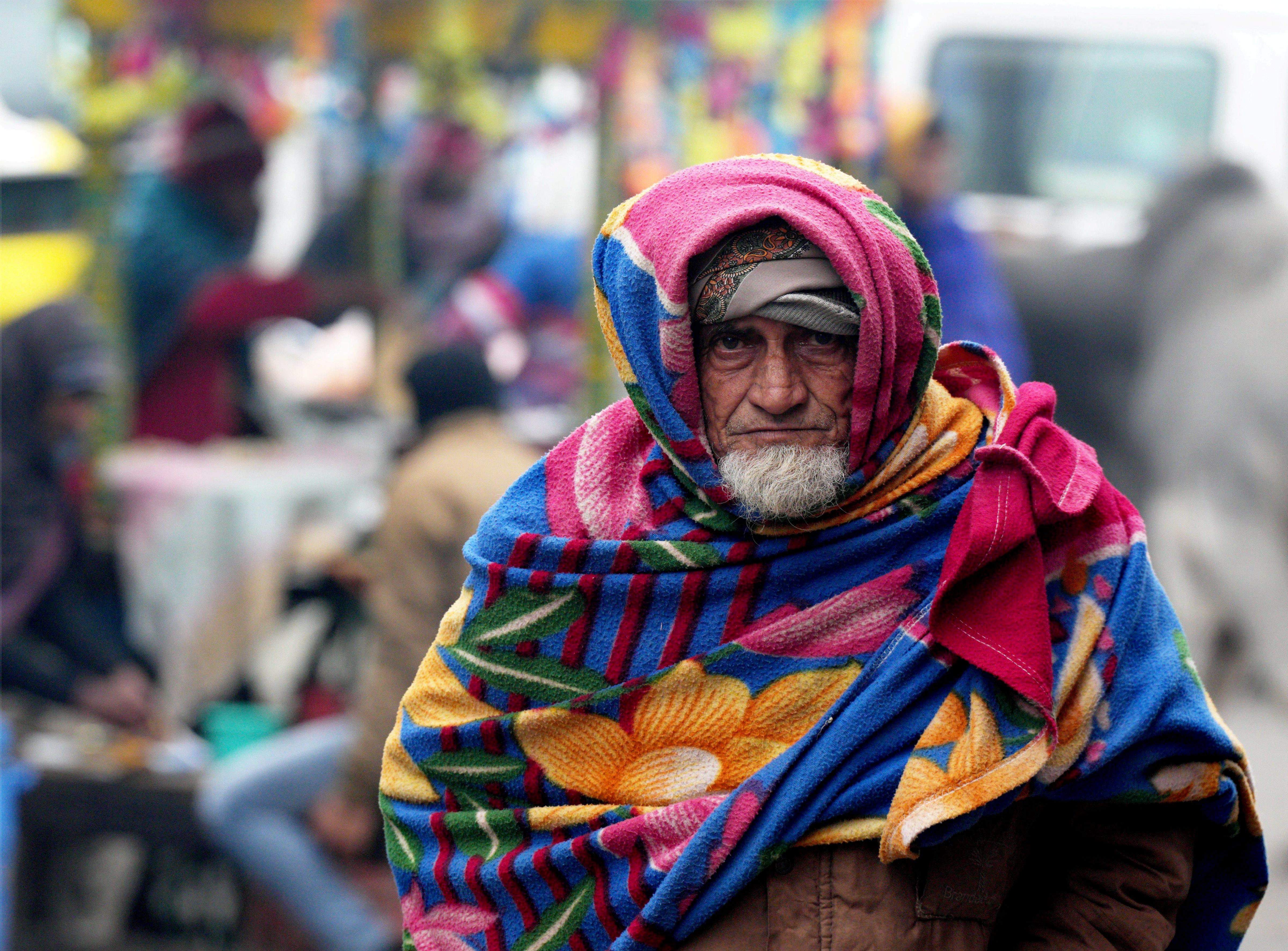 Weather Forecast: दिल्ली में कड़ाके की ठंड, एमपी में शीतलहर, जानें UP-बिहार सहित अन्य राज्यों का मौसम