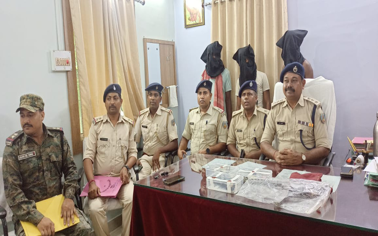 Jharkhand Breaking News: हजारीबाग के चंदा गांव में रिटायर्ड पुलिस कर्मी के घर से लाखों की चोरी