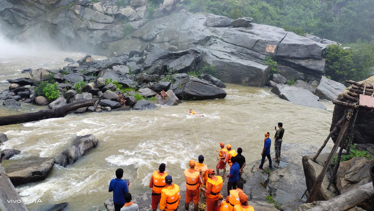 Jharkhand Breaking News: गढ़वा में कार दुर्घटना में छत्तीसगढ़ के युवक की मौत, दो गंभीर