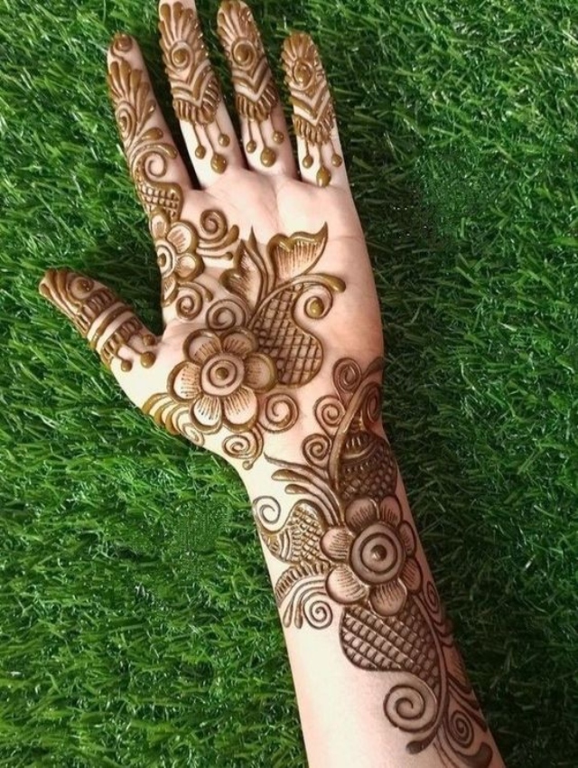 Engagement Mehandi Design - Raju Mehndi artist in GK Delhi